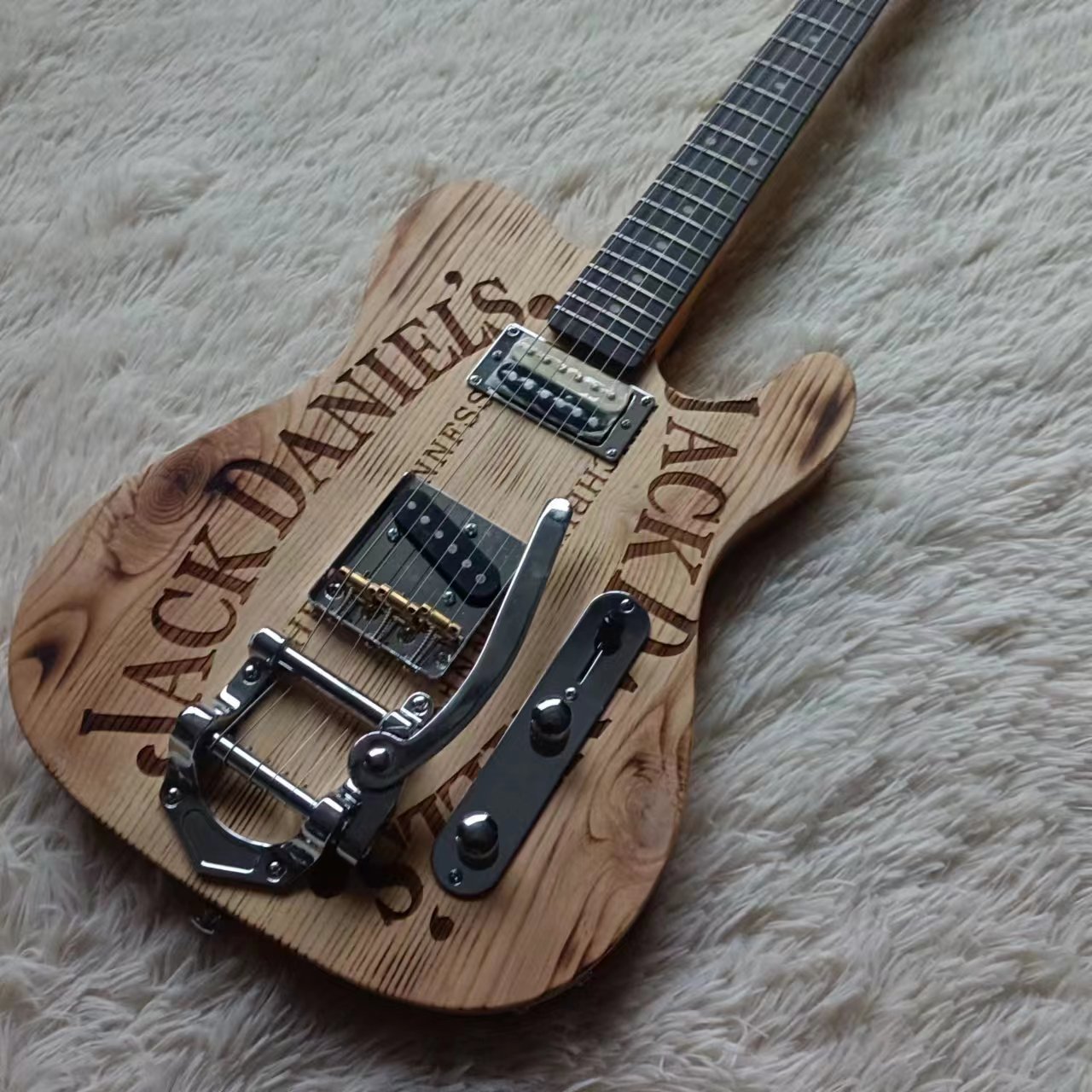 Chińska fabryka produkuje 6-st – Bass Guitar Fretless recenzja i cena