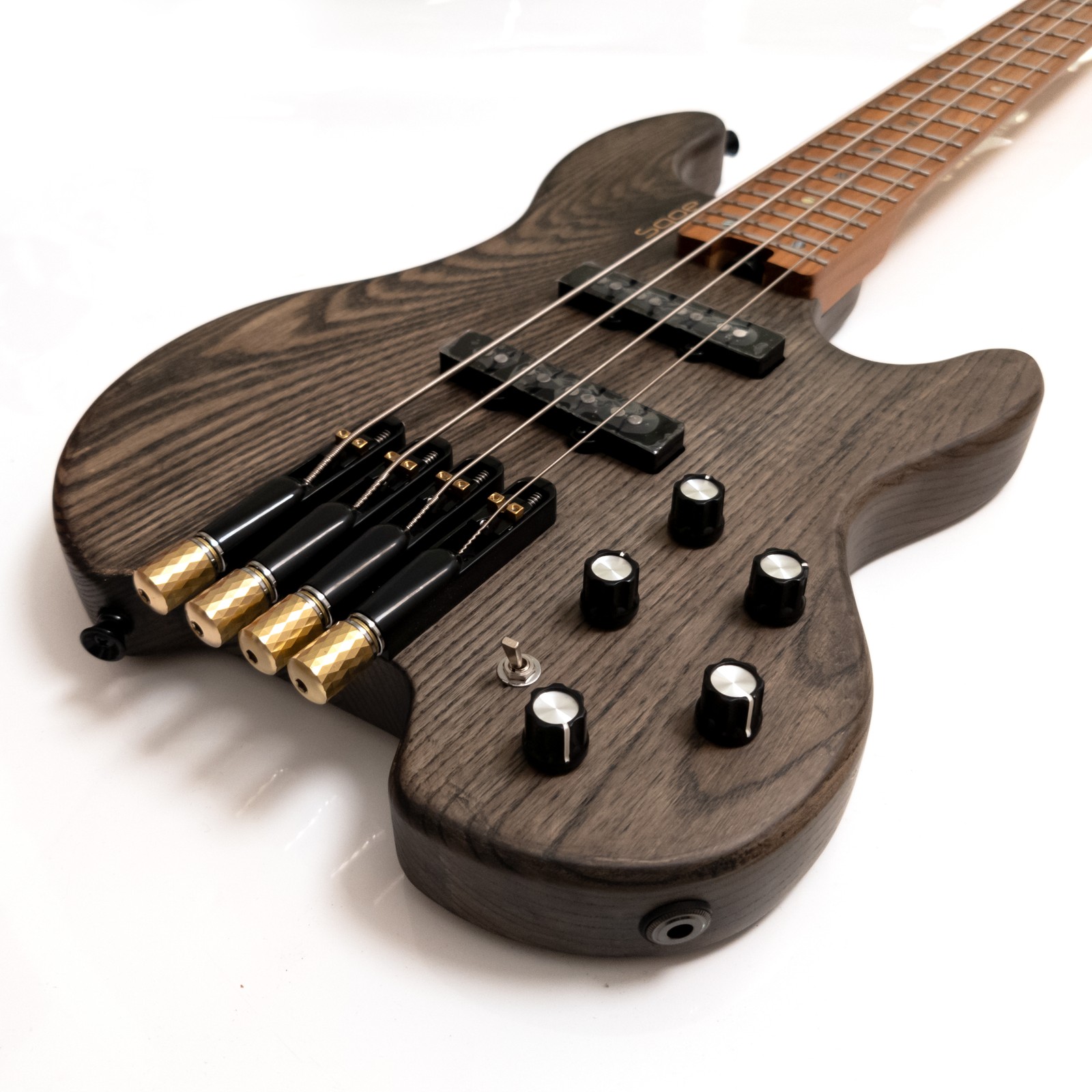 Bezgłowa 4-strunowa gitara bas – Bass Guitar Fretless recenzja i cena