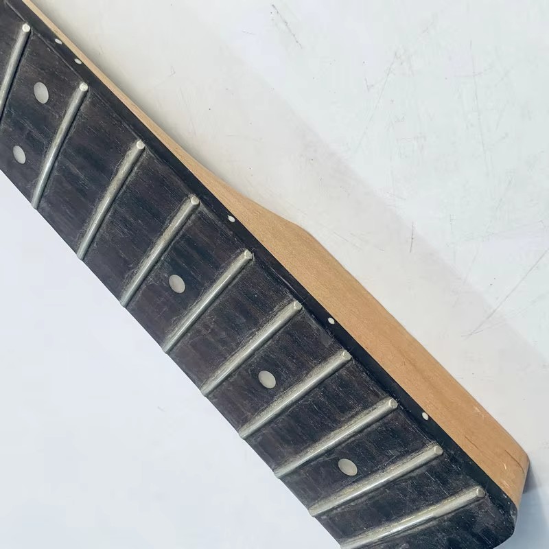 LN860 Leworęczny, oryginalny i – Bass Guitar Fretless recenzja i cena