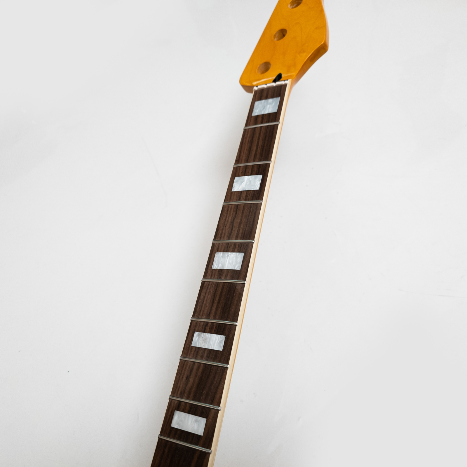 Gryf do gitary basowej 4-strun – Bass Guitar Fretless recenzja i cena